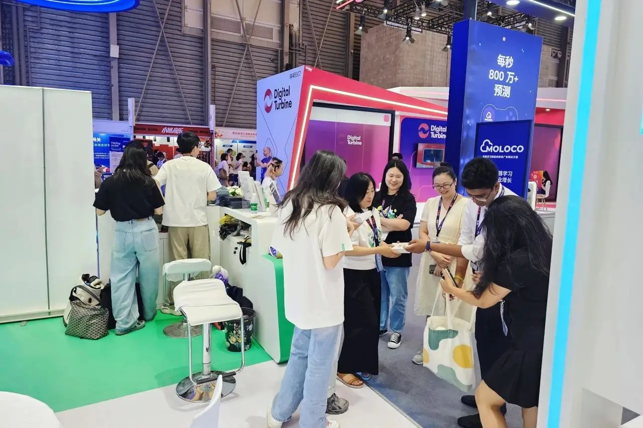 Flat Ads Booth Attracts Much Attention at ChinaJoy