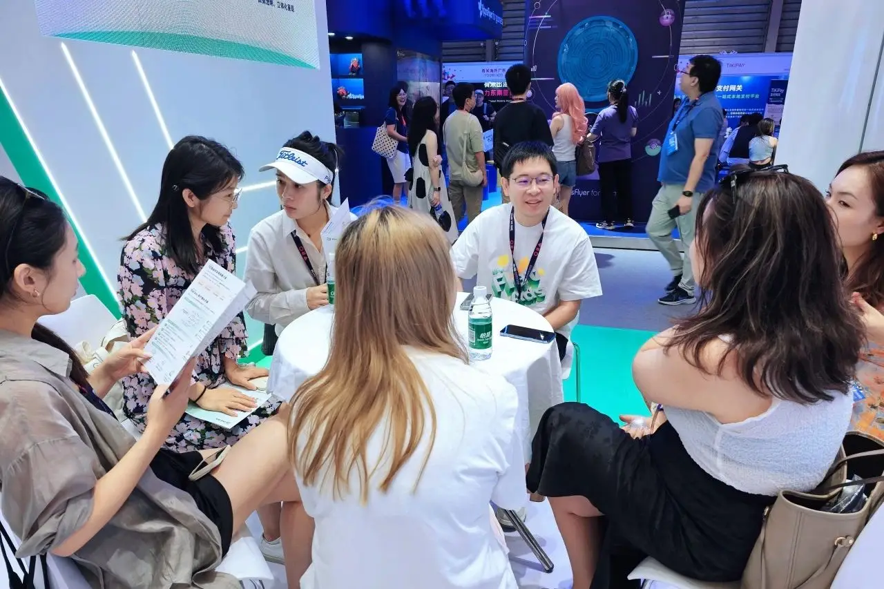 Flat Ads Booth Attracts Much Attention at ChinaJoy